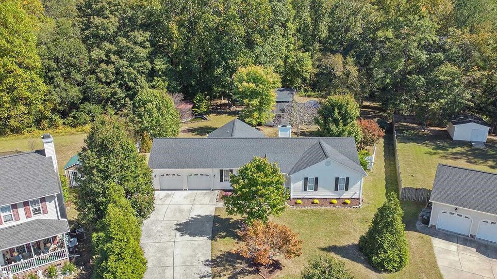 Property Photo:  9013 Hunterfox Court  NC 27603 