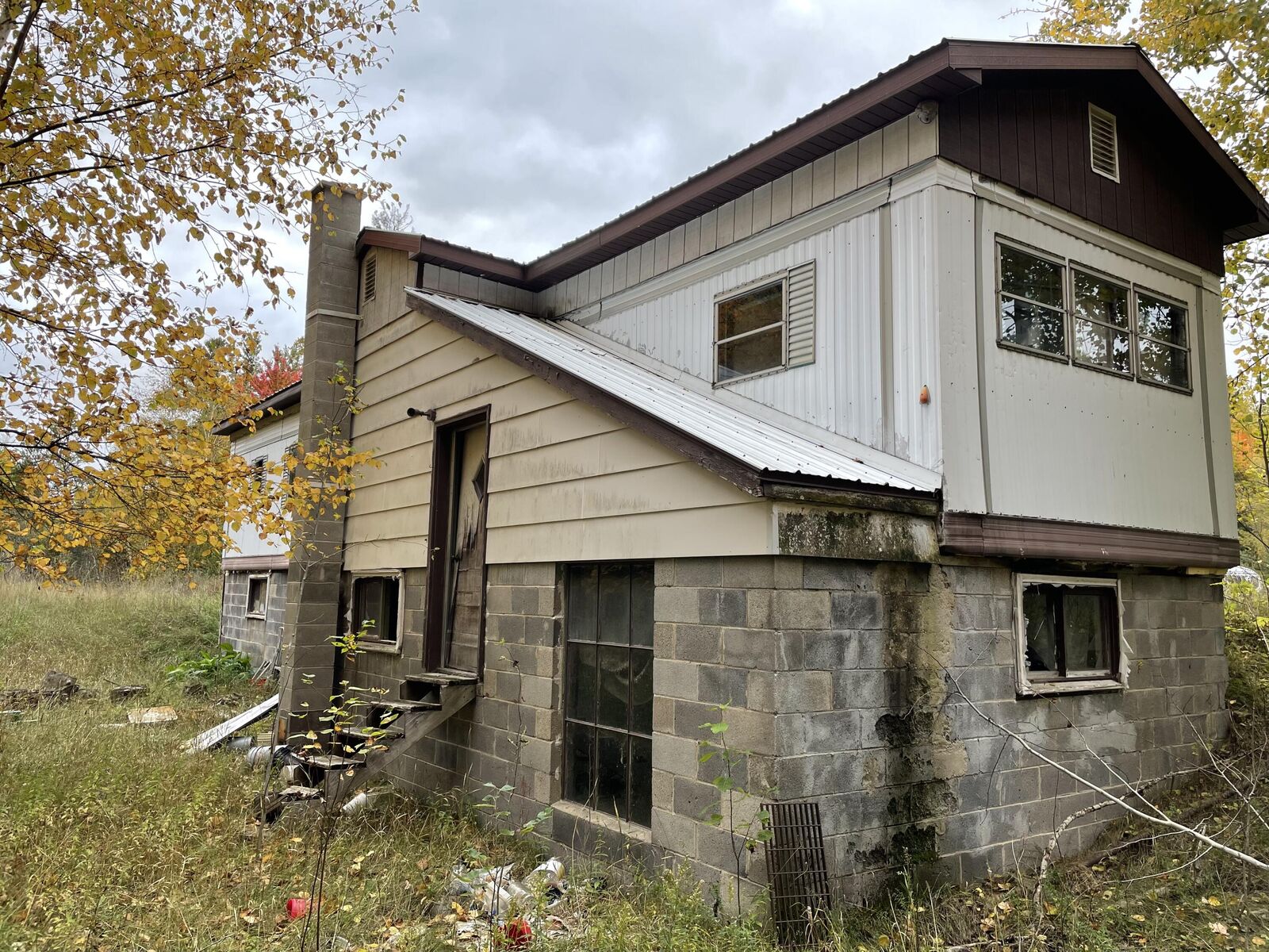 Property Photo:  8925 W Thompson Rd  MI 49780 