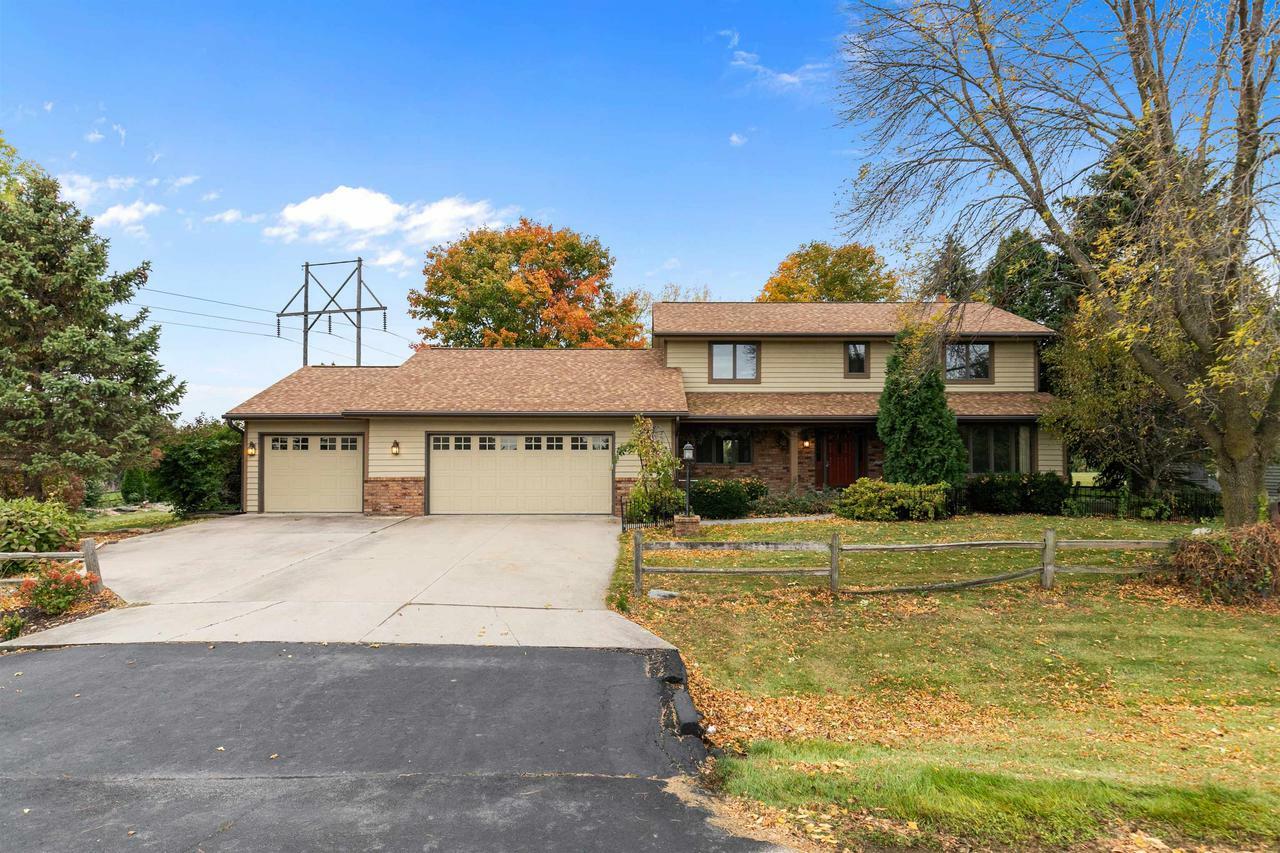 Property Photo:  1215 Weatherwood Drive  WI 54956 