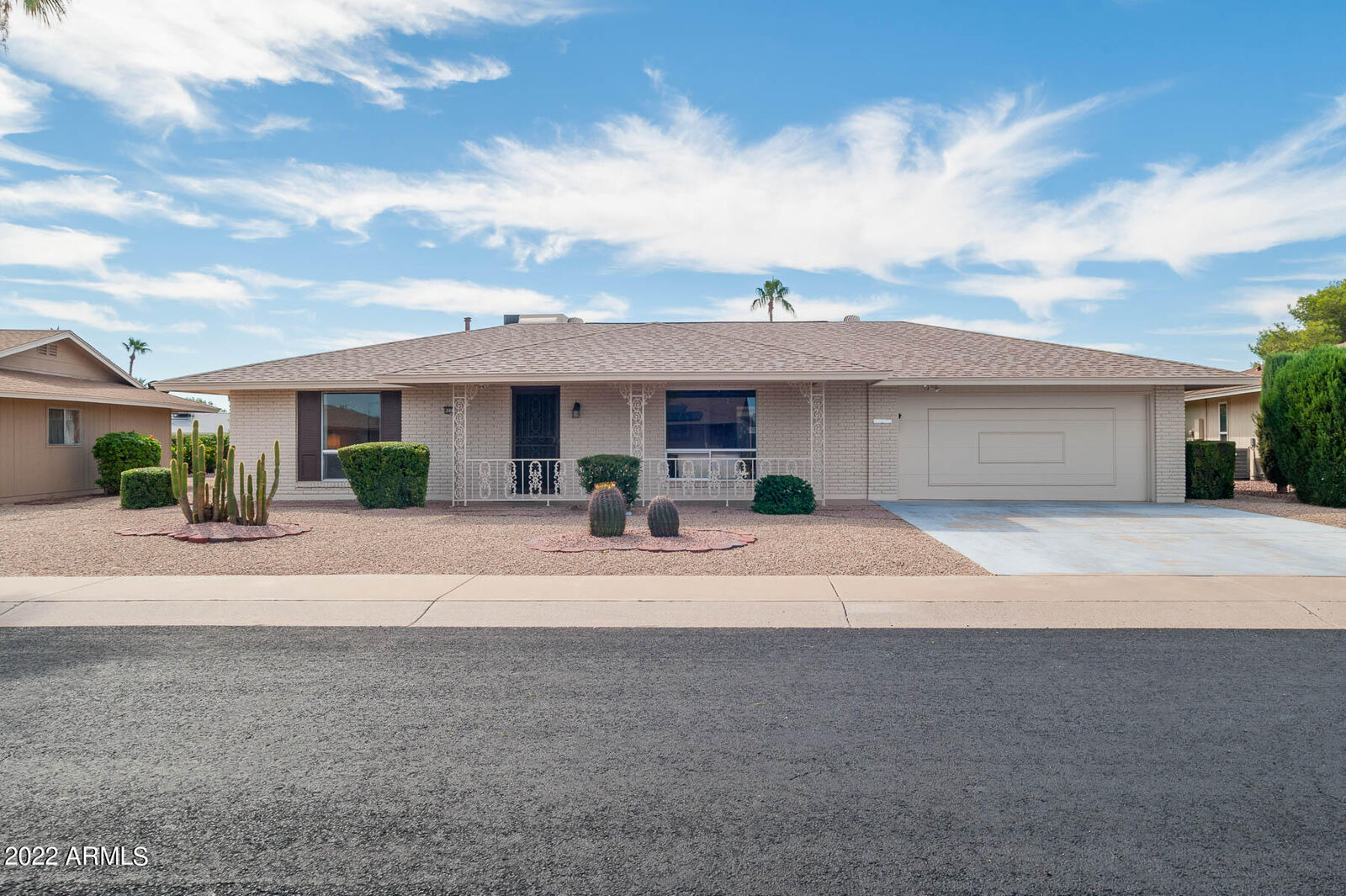 Property Photo: 9227 W Meadow Hills Drive AZ 85351