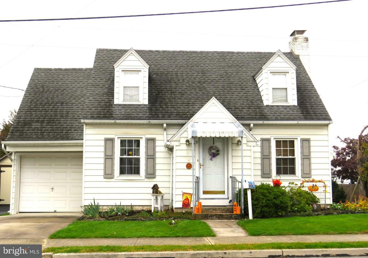 Property Photo:  9 Walnut Street  PA 17340 