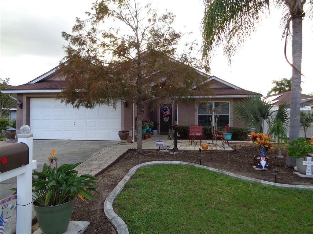 Property Photo:  518 Burgoyne Loop  FL 33897 