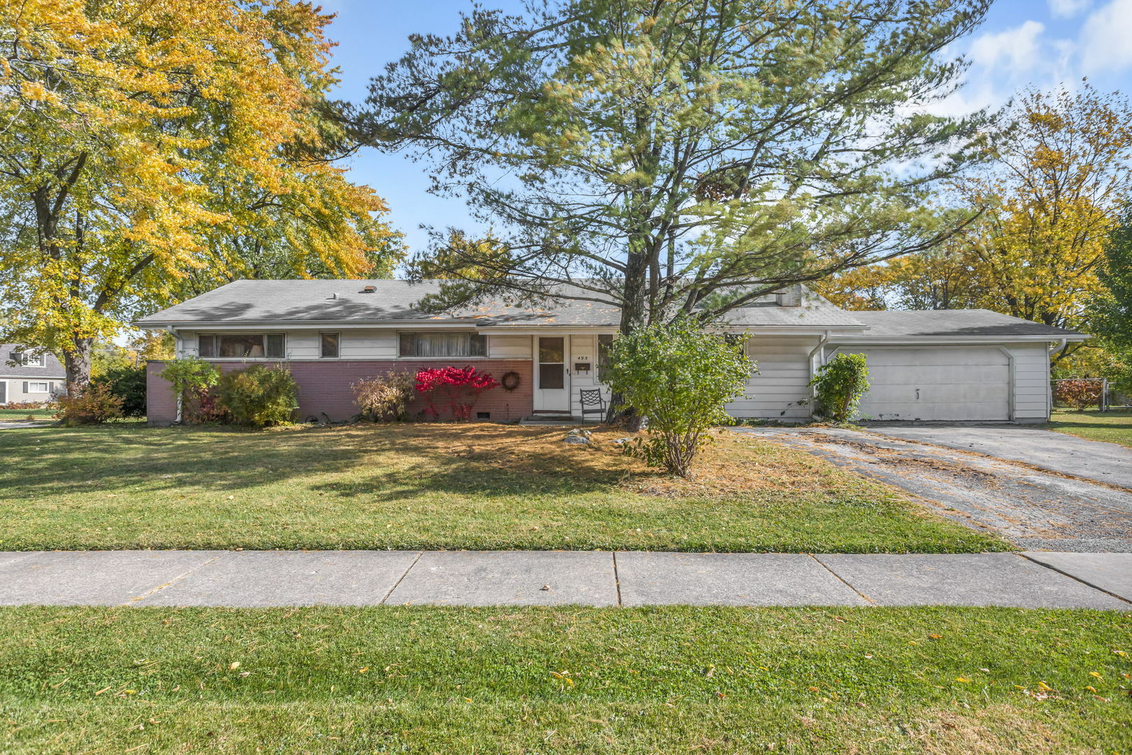 Property Photo:  495 Mohave Street  IL 60169 