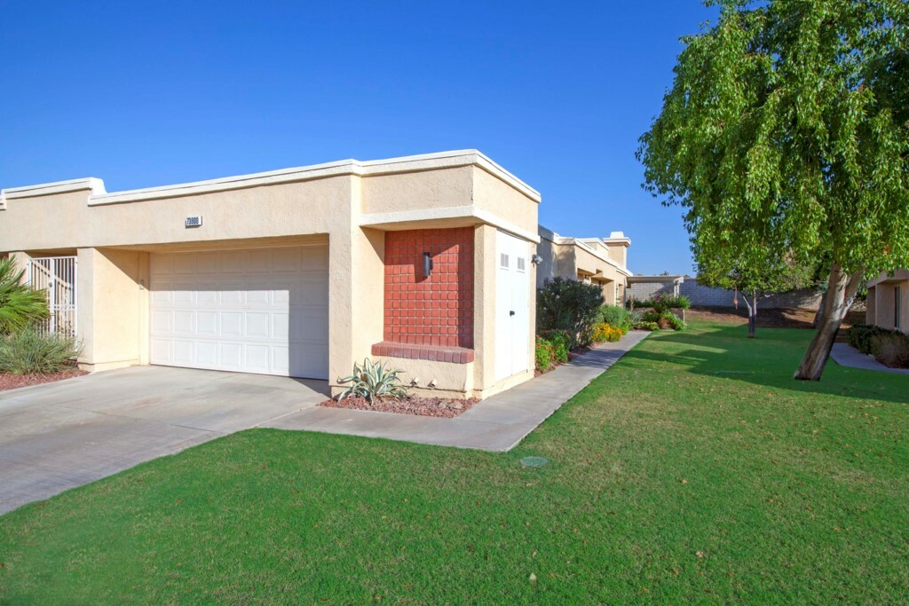 Property Photo:  73800 Calle Bisque  CA 92260 