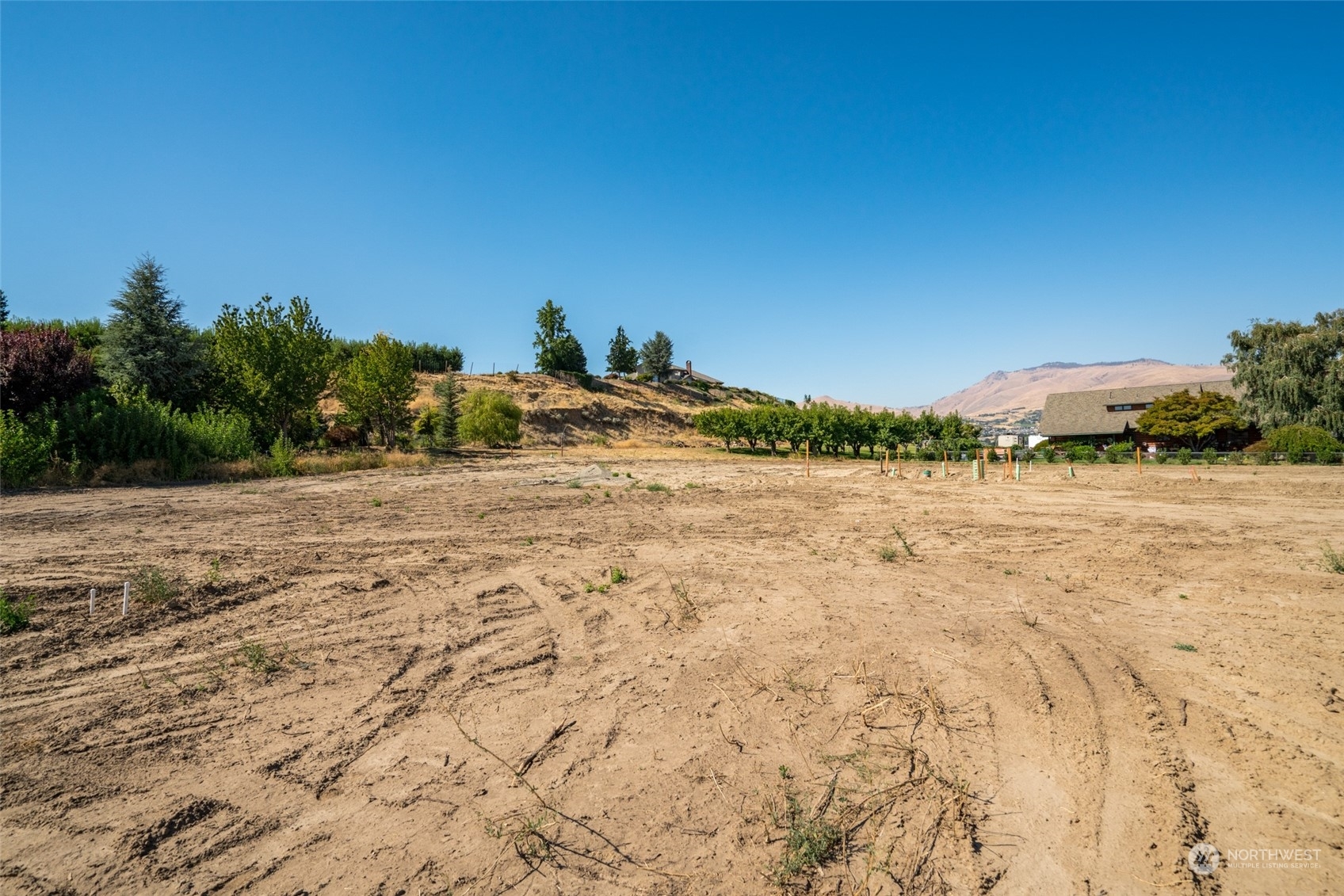 Property Photo:  1812 North Road Lot 7  WA 98801 