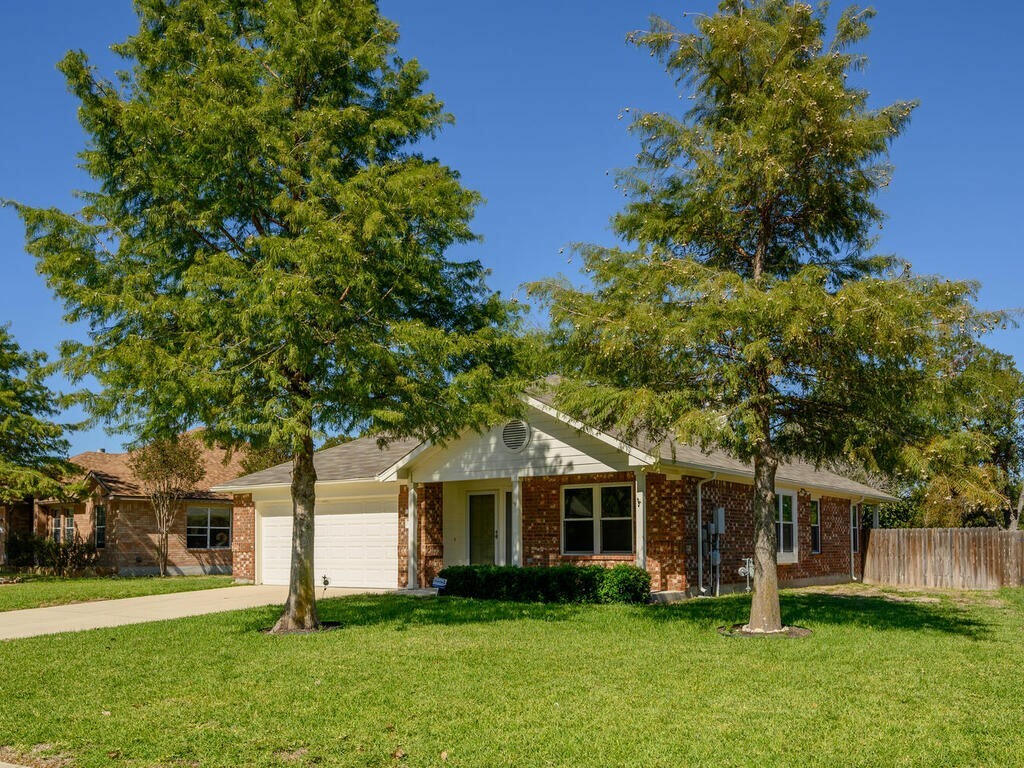 Property Photo:  755 Goldenrod Street  TX 78640 