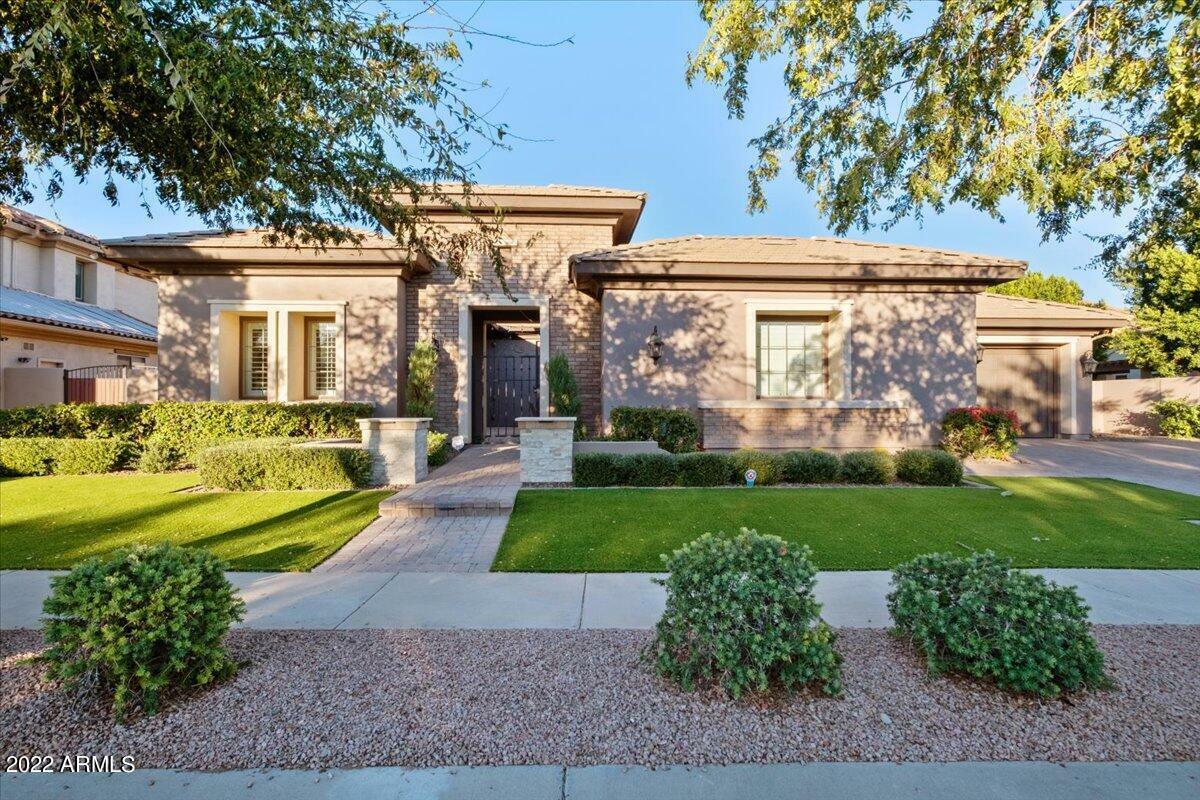Property Photo: 254 W Grand Canyon Drive AZ 85248