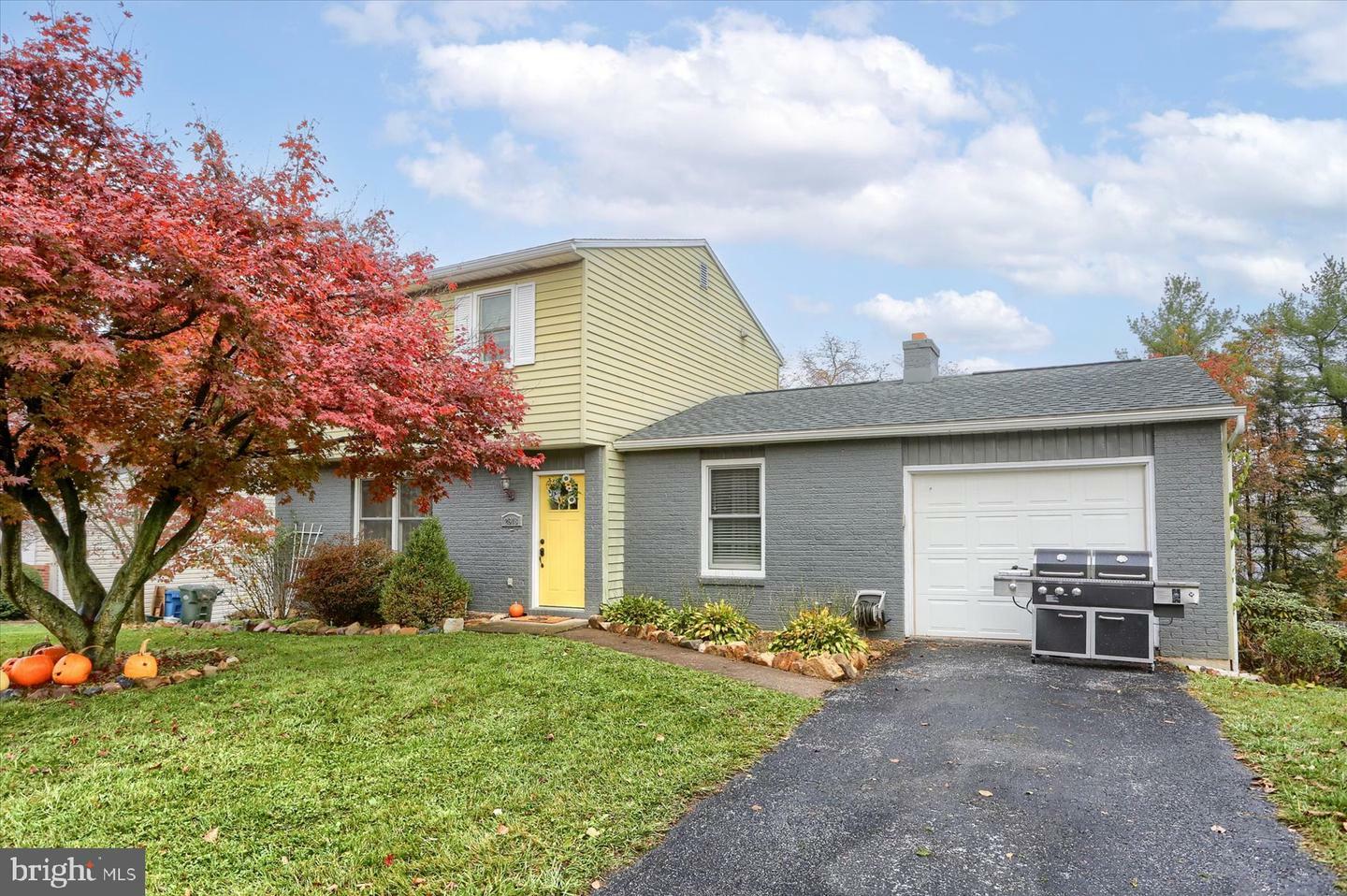 Property Photo: 2618 N Rosegarden Boulevard PA 17055