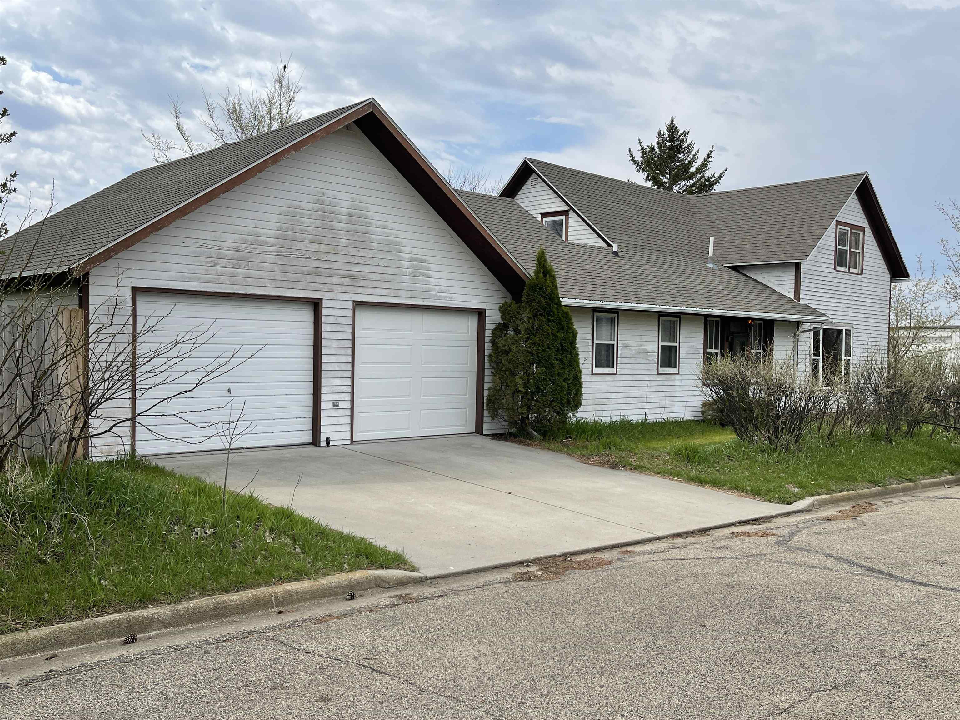 Property Photo:  194 W 2nd Ave  ND 58793 