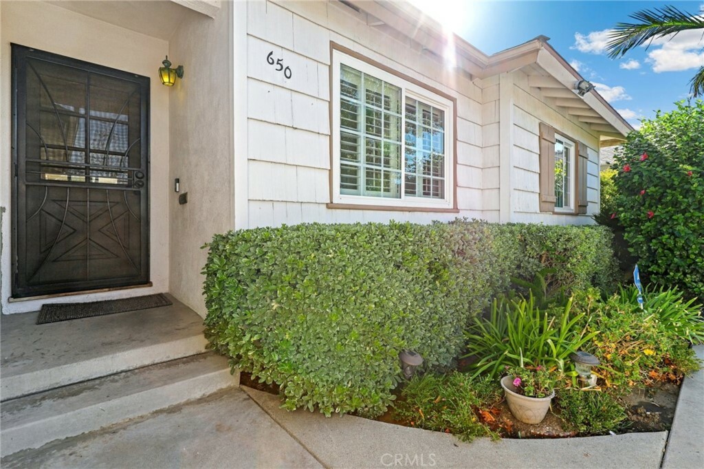 Property Photo:  650 Kinley Street  CA 90631 