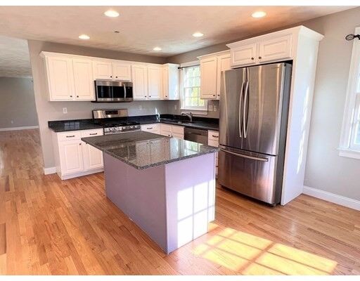 Property Photo:  10 Charnstaff Ln 103  MA 01821 