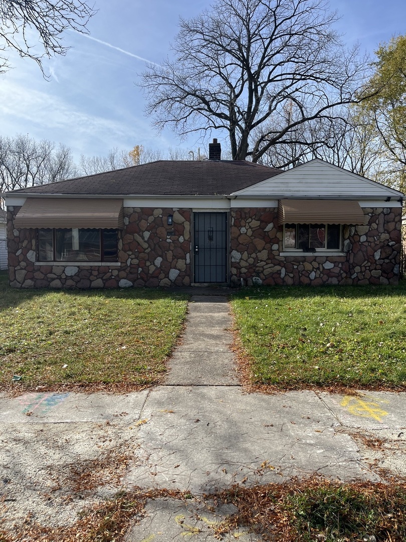 Property Photo:  10056 S Van Vlissingen Road  IL 60617 