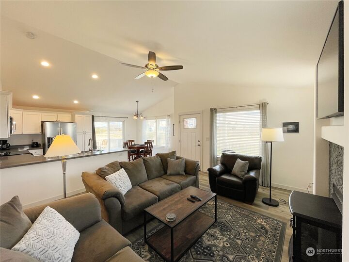 Property Photo: 448 N Portal Loop SW WA 98569