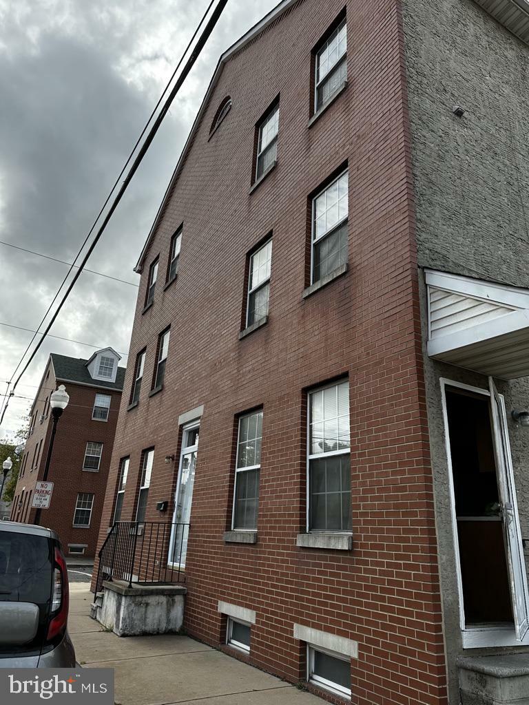 Property Photo:  117 N King Street  NJ 08030 