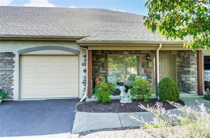 319 Bern Lane 4-2  Springdale OH 45246 photo
