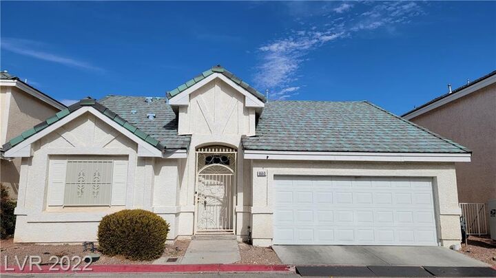 6660 Whistling Swan Way  Las Vegas NV 89118 photo