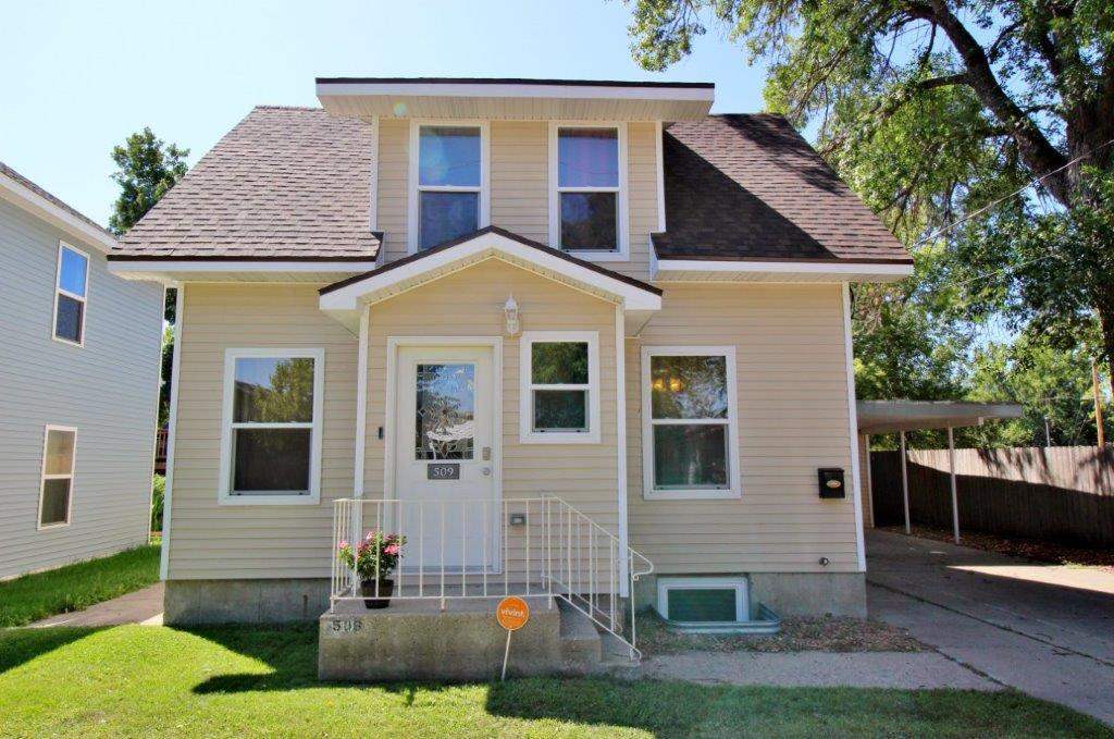 Property Photo:  509 5th Ave NW  ND 58703 