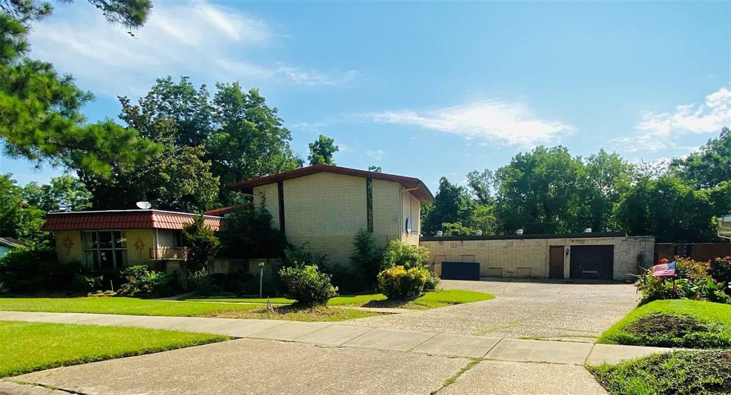 Property Photo:  325 Holcomb Drive  LA 71103 