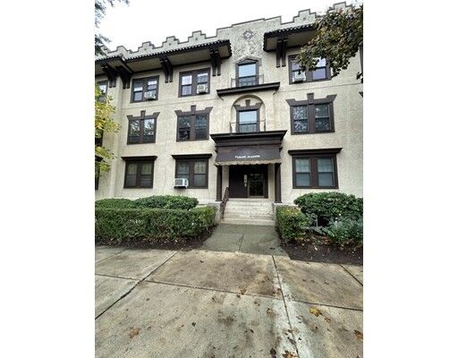 Property Photo:  1718 Commonwealth Ave 1  MA 02135 