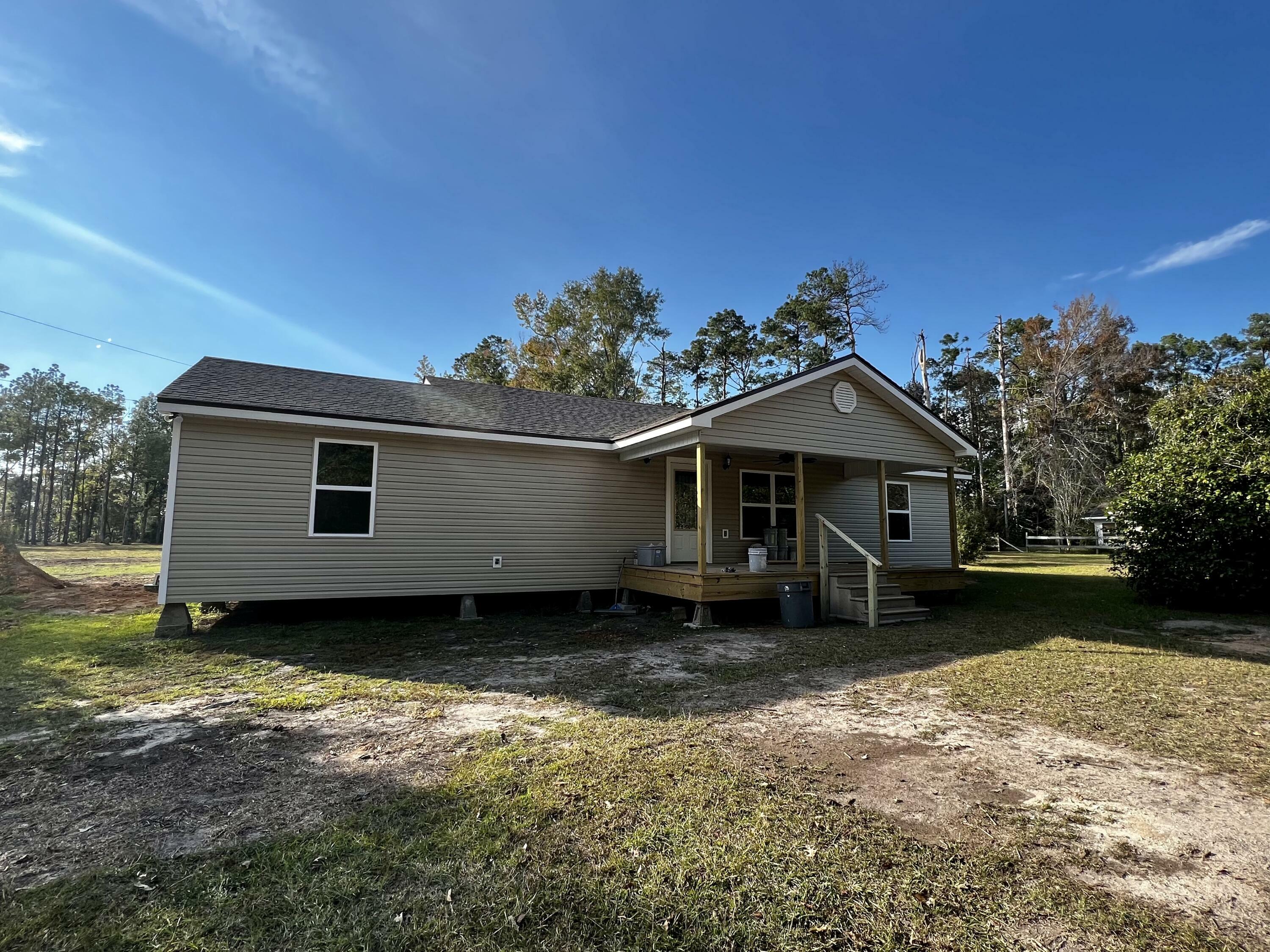 Property Photo:  582 American Legion Rd  LA 70634 