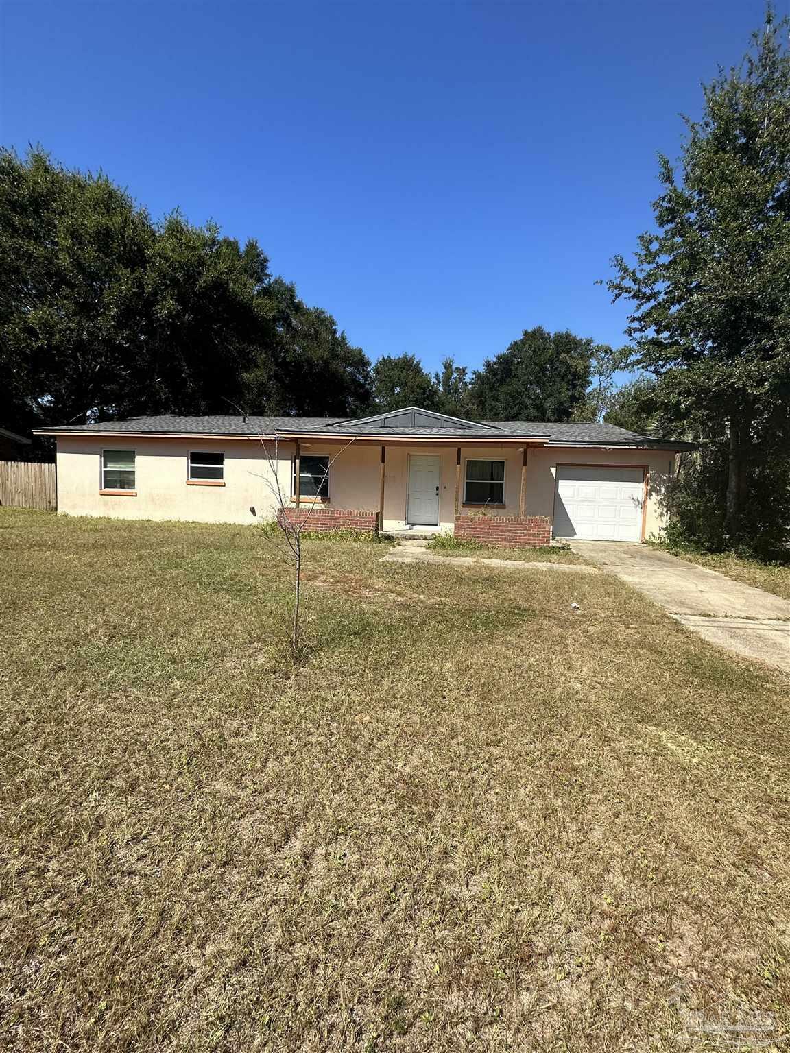 Property Photo:  228 McKinley Dr  FL 32505 