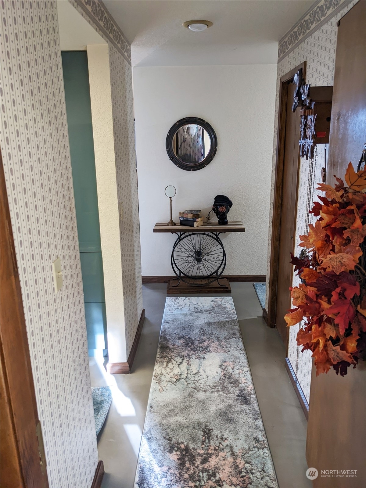 Property Photo: 317 Kennebeck Avenue S 103 WA 98030