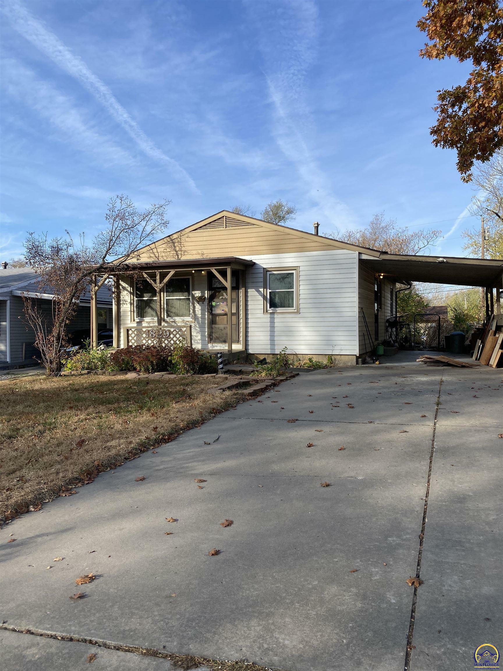 Property Photo:  1829 SE Massachusetts Ave  KS 66607 