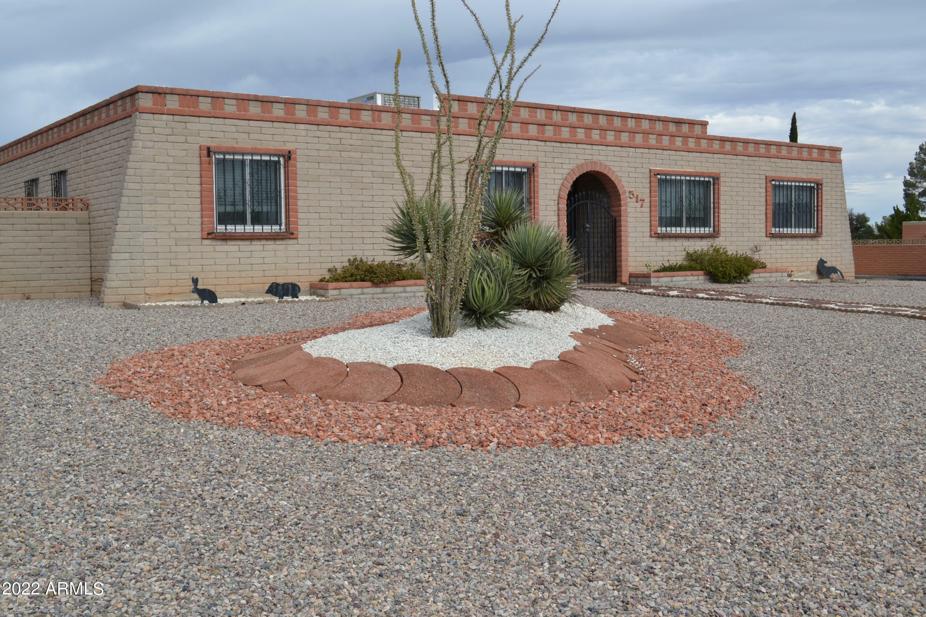 Property Photo:  517 Canterbury Drive  AZ 85635 