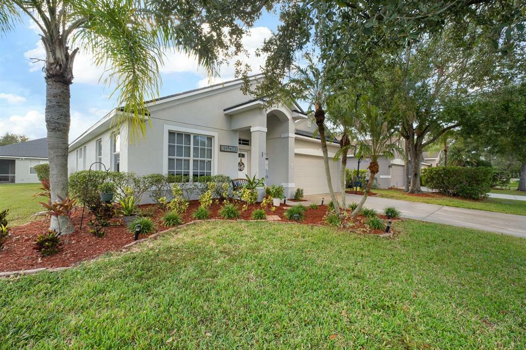 Property Photo:  5011 Elmhurst Lane  FL 34221 