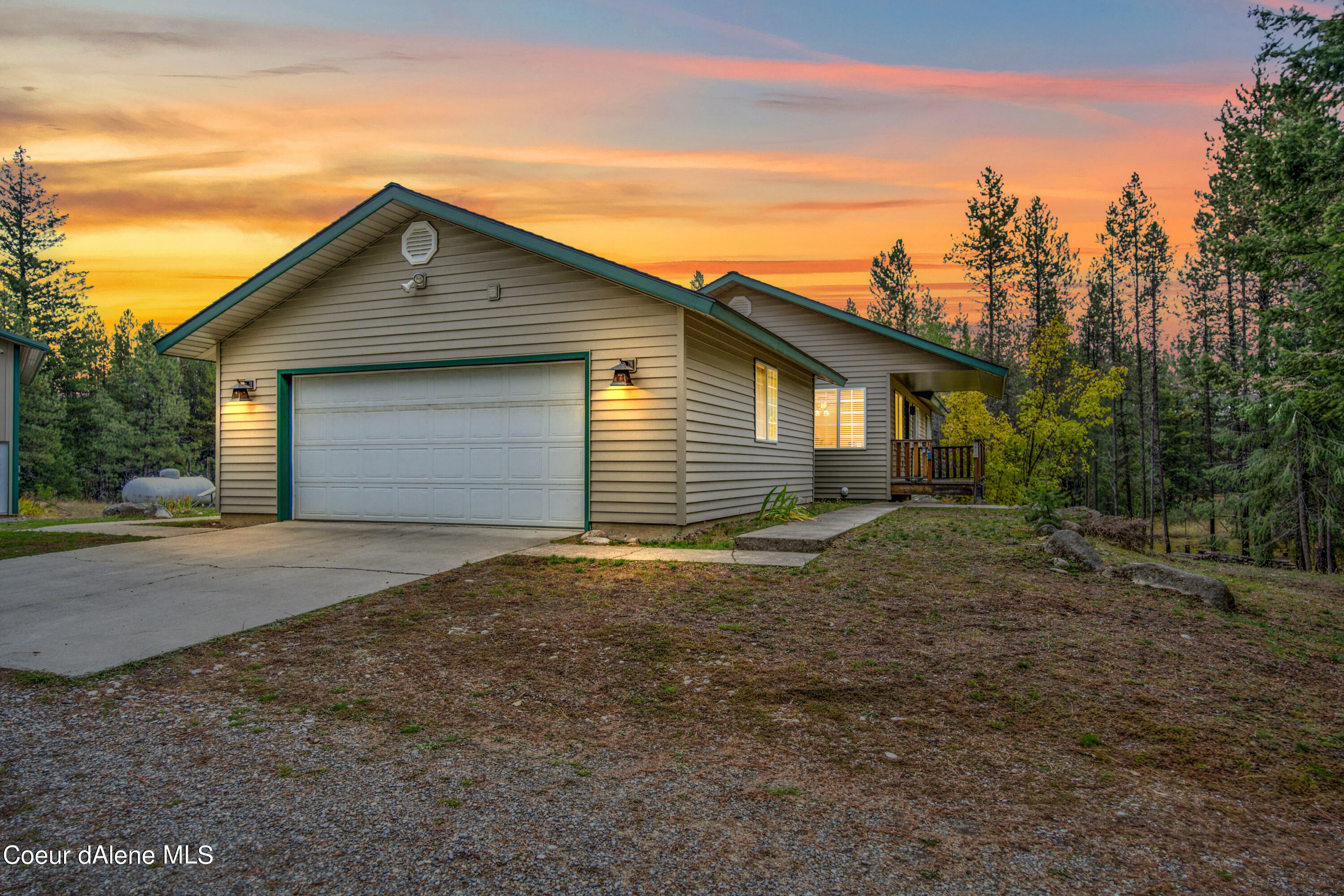 33026 N Tahoe Dr  Spirit Lake ID 83869 photo