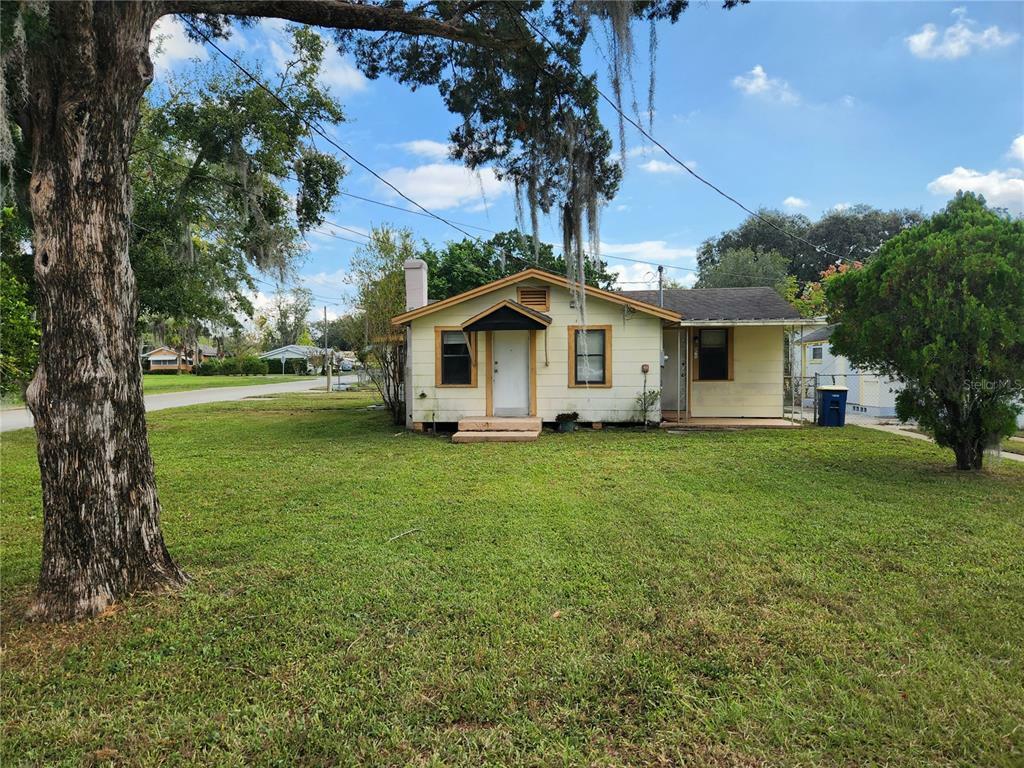 Property Photo:  861 Vineland Road  FL 34787 