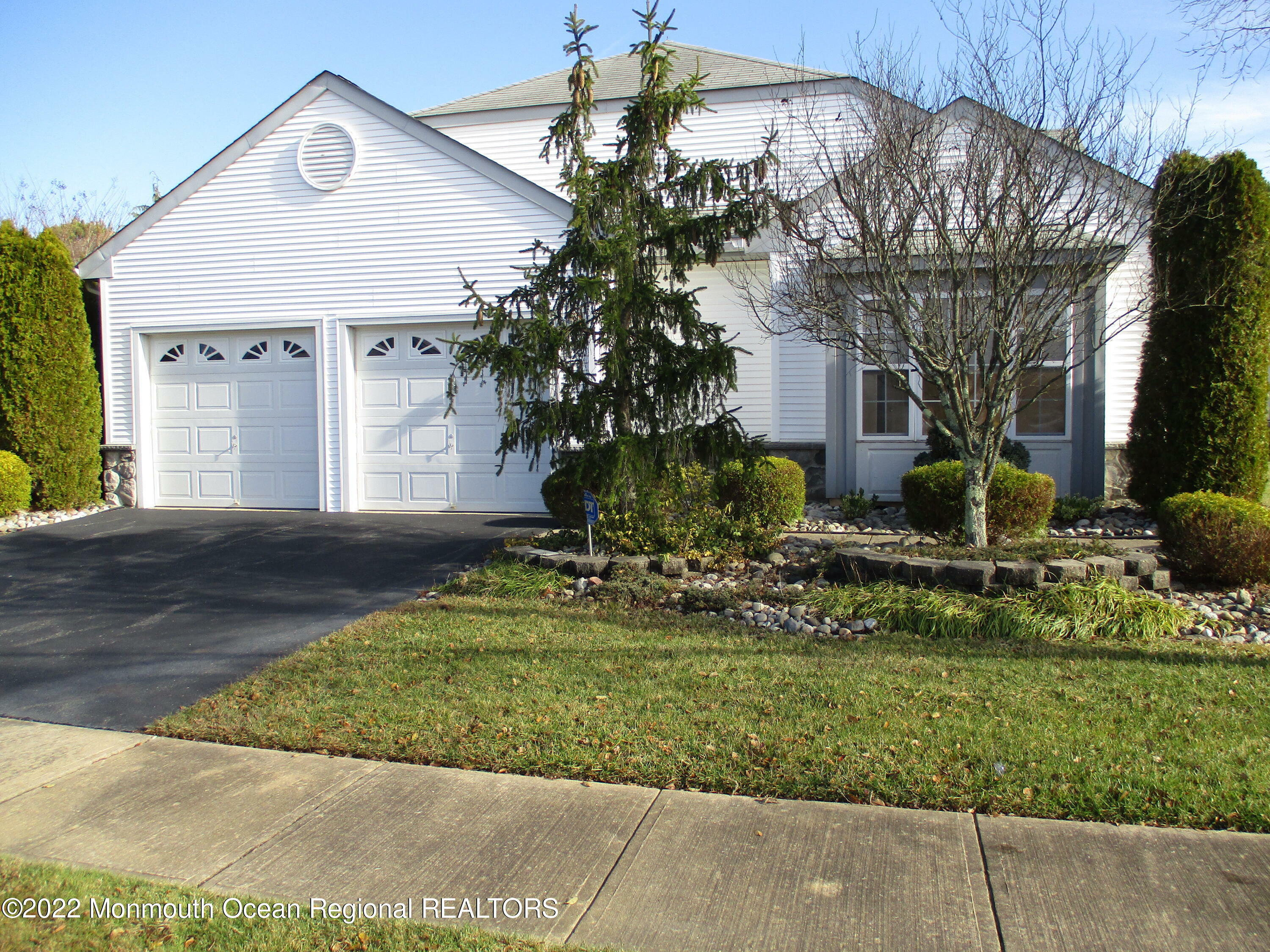 Property Photo:  33 Verona Drive  NJ 08759 