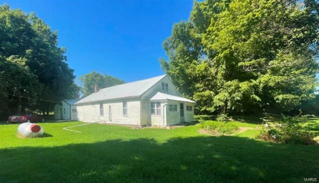 Property Photo:  342 County Road 261  MO 63730 