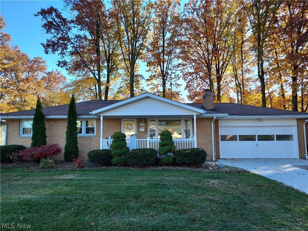Property Photo: 797 Edenridge Drive OH 44512