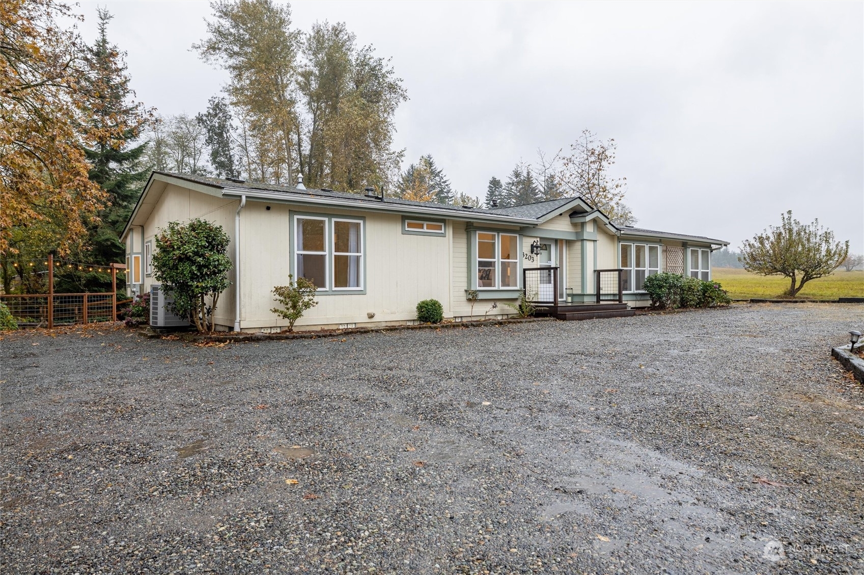 Property Photo:  3203 Bay Road  WA 98248 