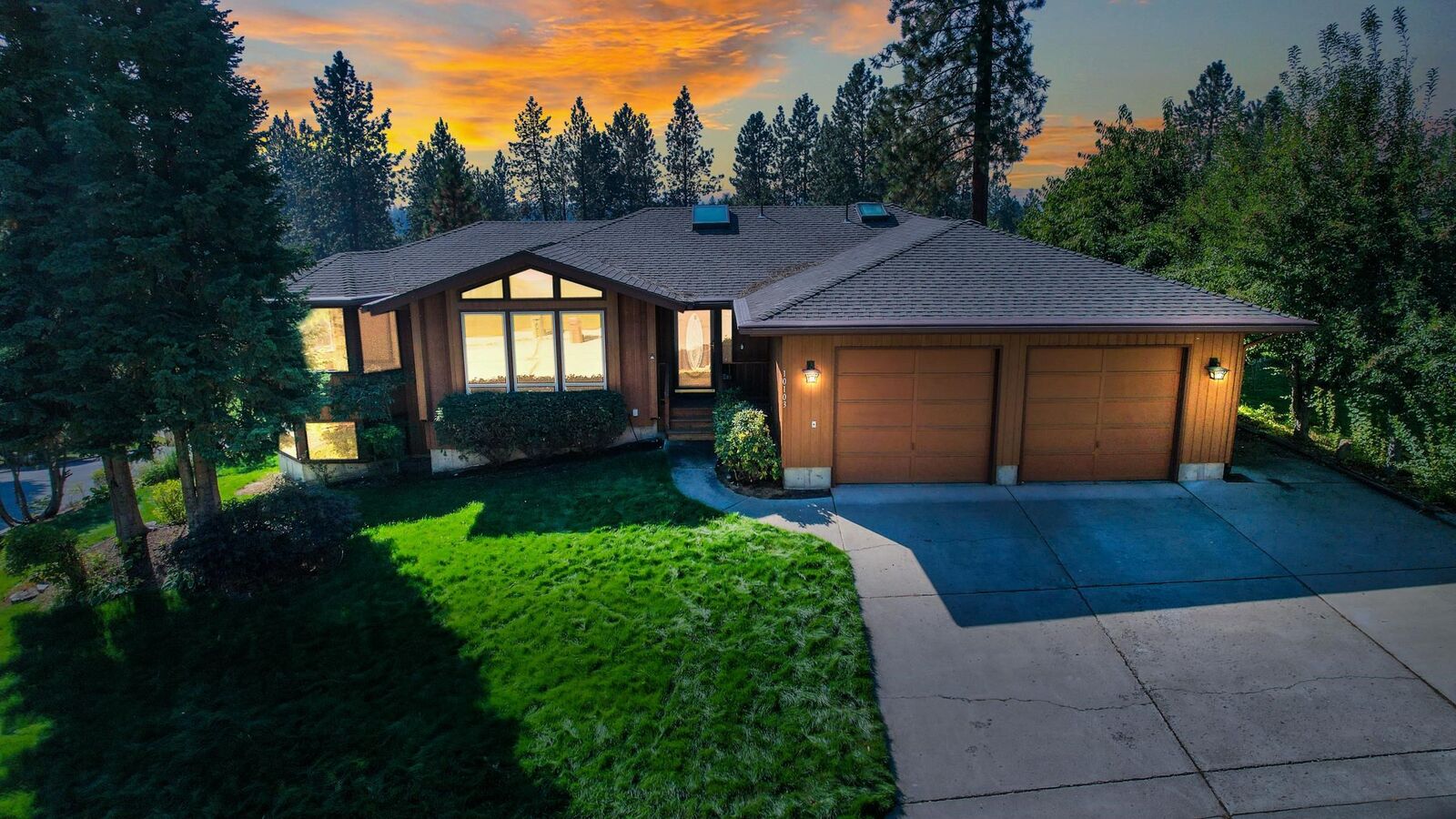 Property Photo:  10103 N Seminole Dr  WA 99208 