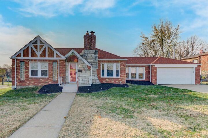 9202 Gravois Road  St Louis MO 63123 photo