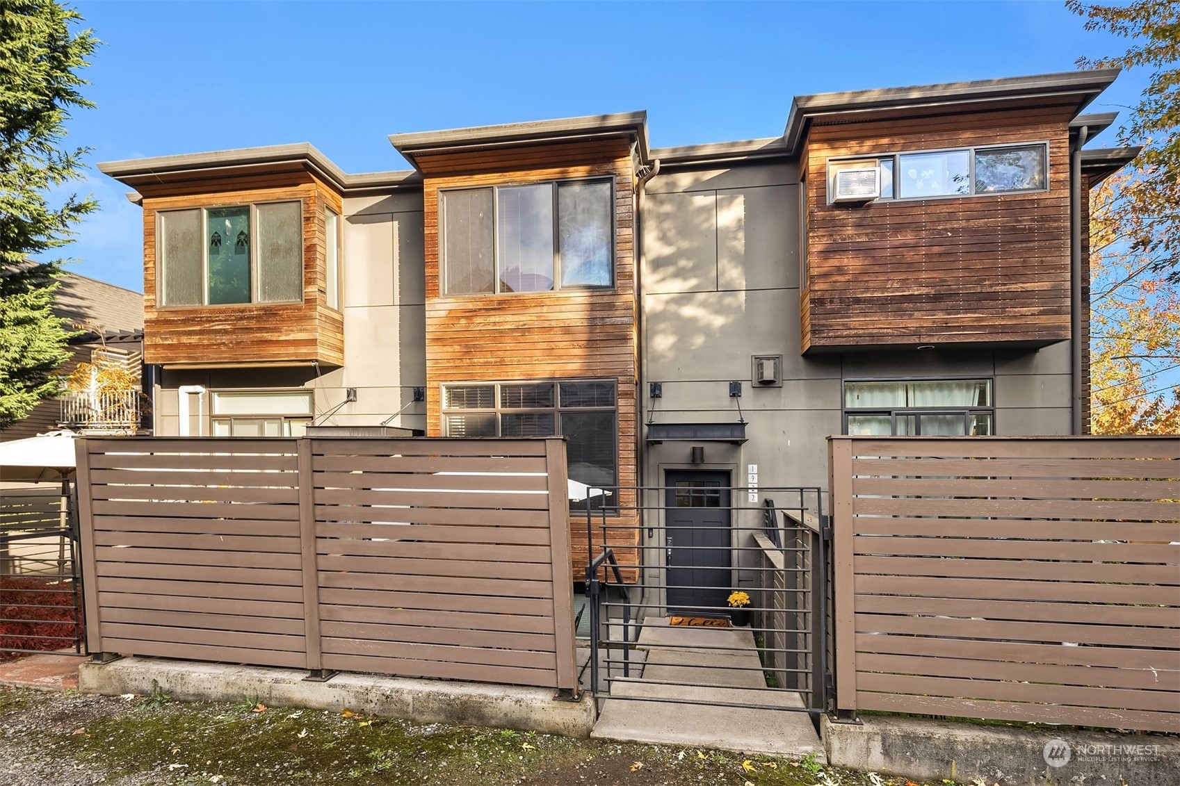 Property Photo:  1922 E John Street  WA 98112 