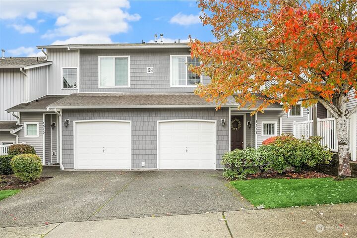 Property Photo:  2951 SE 10th Street 1009  WA 98058 