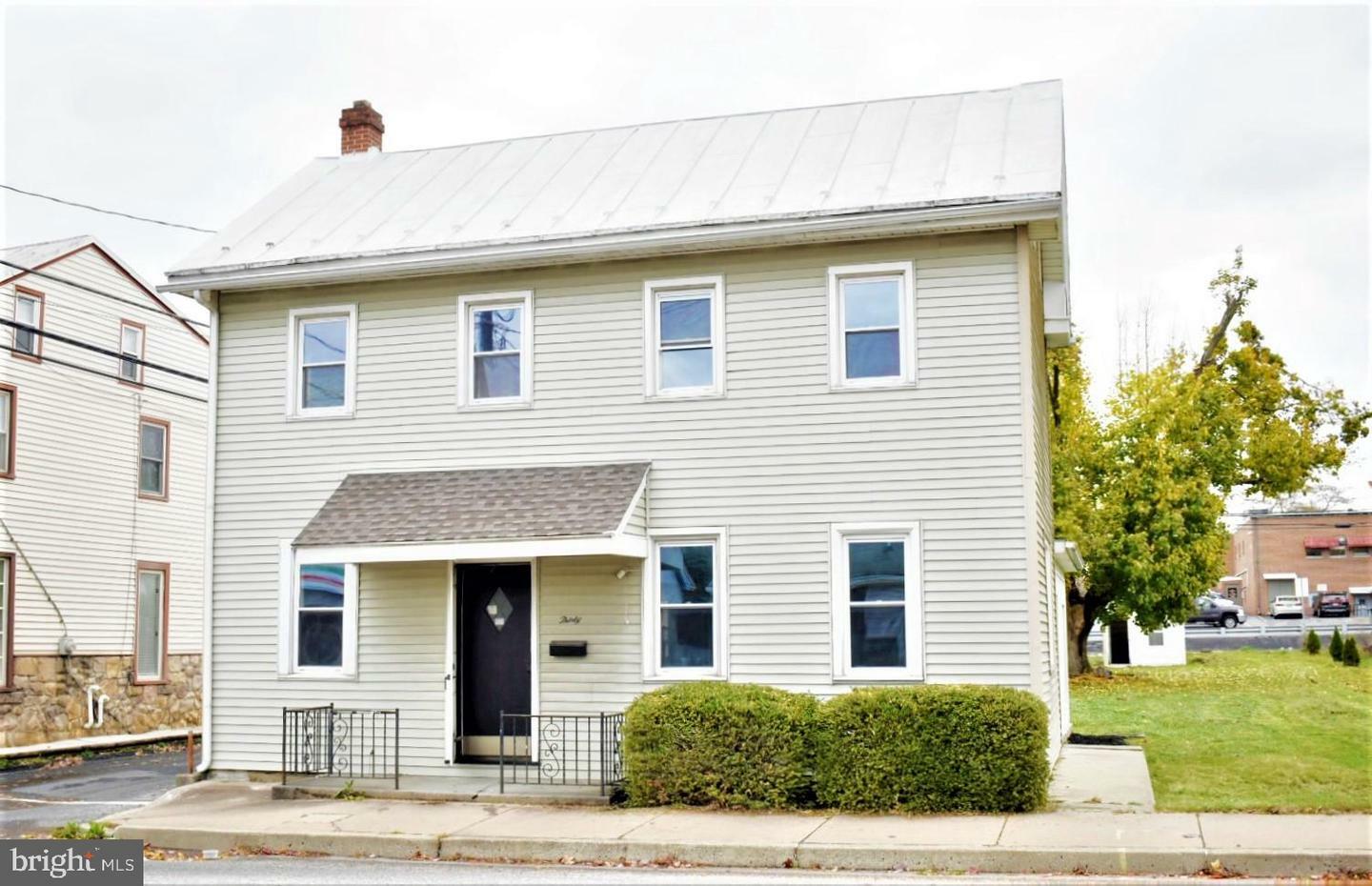 Property Photo:  30 S White Oak Street  PA 17003 