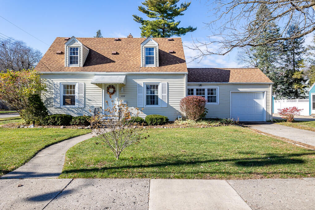 Property Photo: 1038 S Webster Street MI 49203