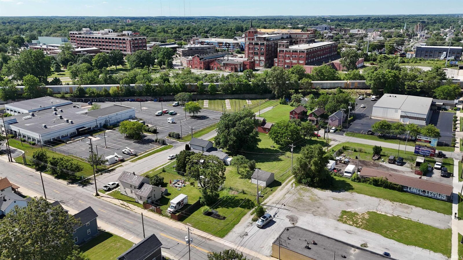 Property Photo: 602 Taylor Street IN 46802-5142
