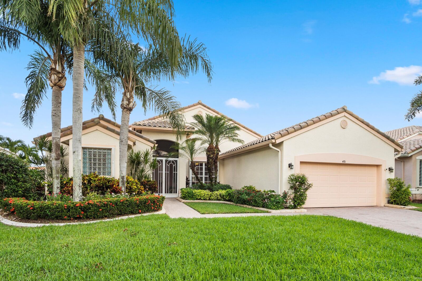 Property Photo: 470 NW Blue Lake Drive FL 34986