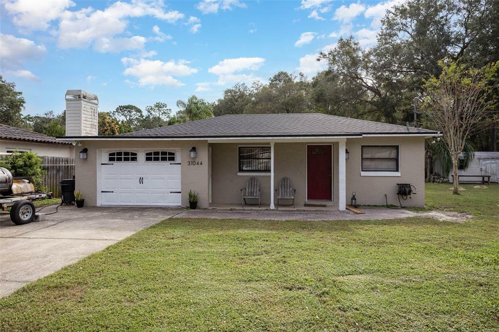 Property Photo: 31044 Oakmont Avenue FL 32776