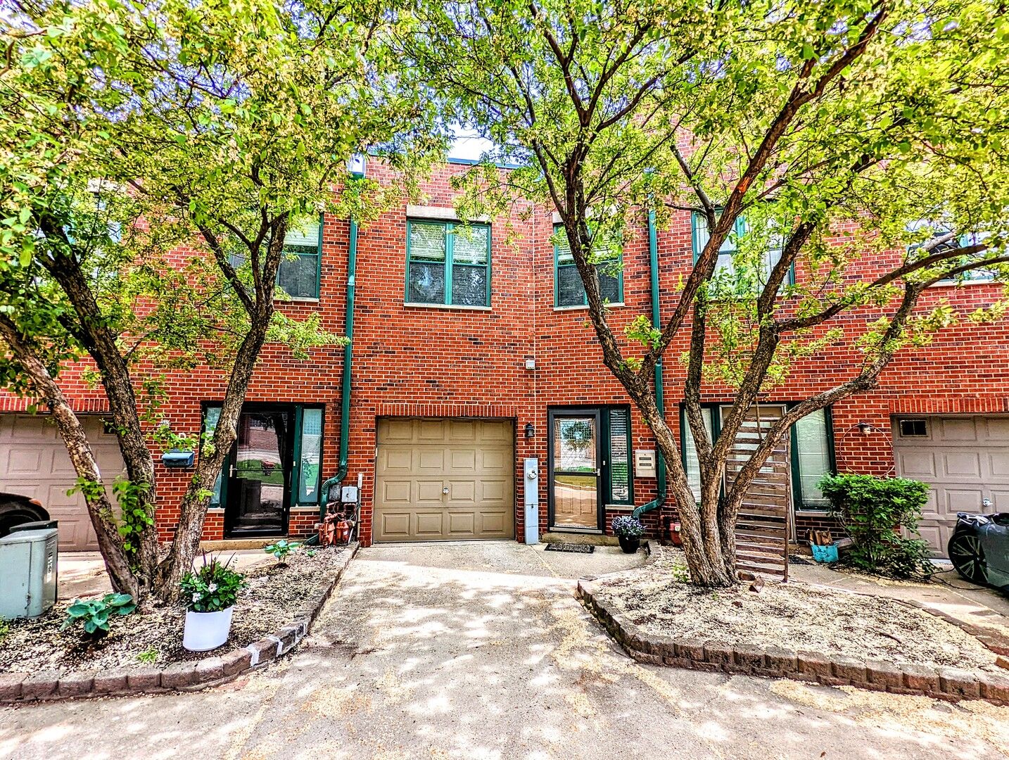 Property Photo:  2208 W Diversey Avenue C  IL 60647 