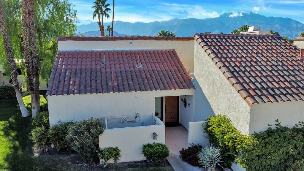 Property Photo: 453 Sunningdale Drive CA 92270