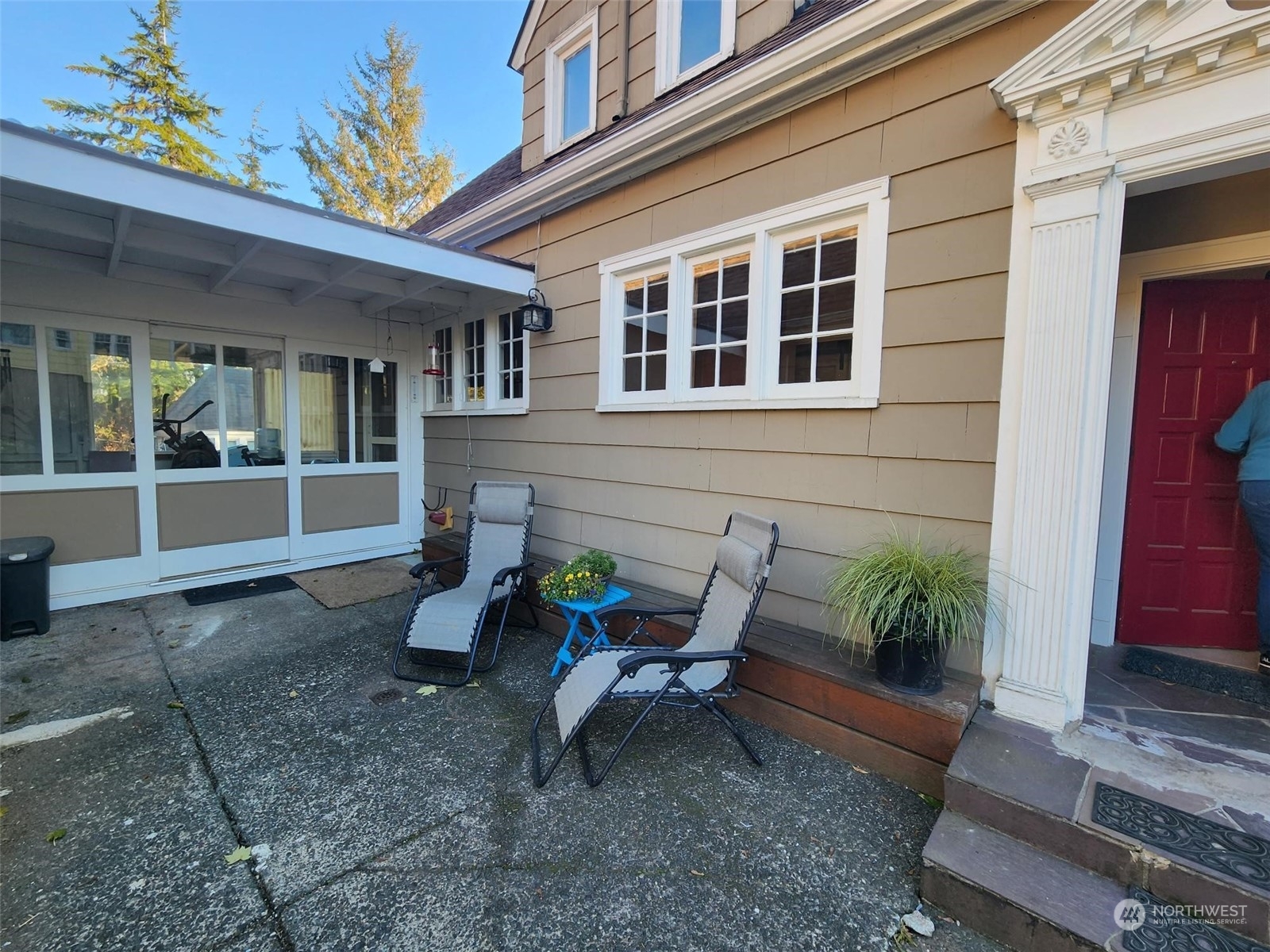 Property Photo:  1411 W 7th Street  WA 98520 