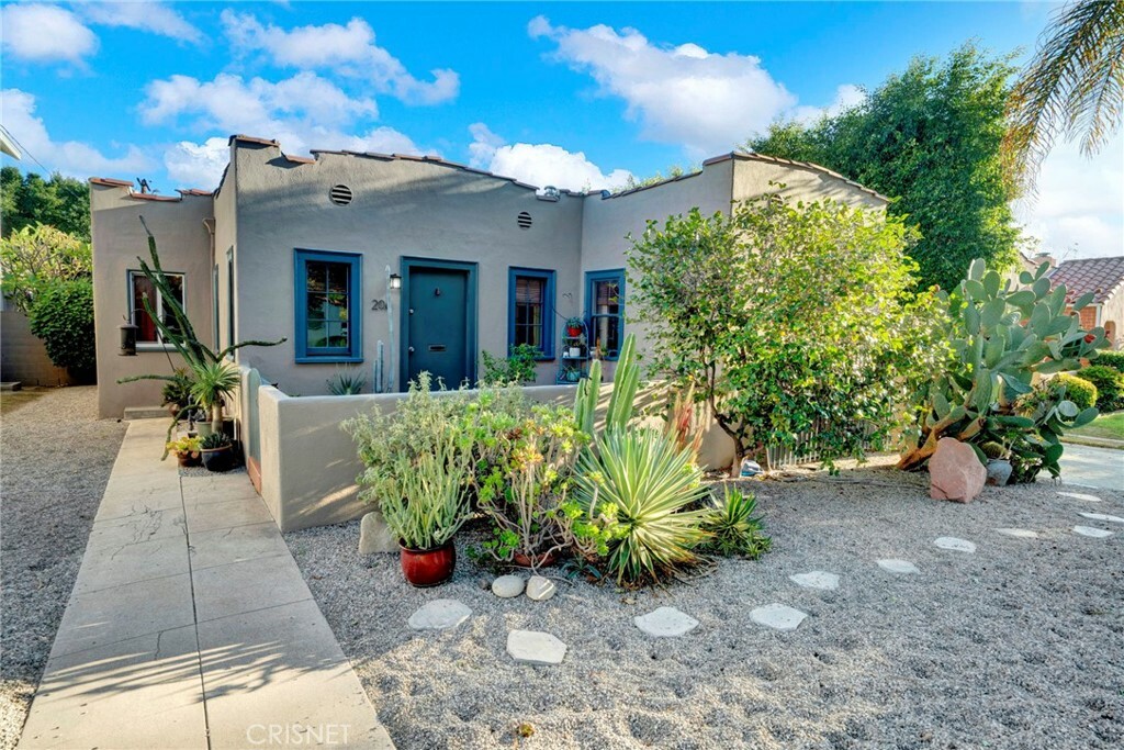 Property Photo:  206 W Elmwood Avenue  CA 91502 