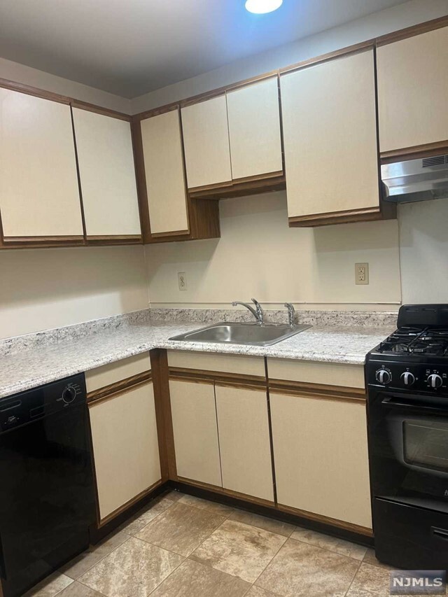 Property Photo:  176 Hackensack Street 11  NJ 07075 