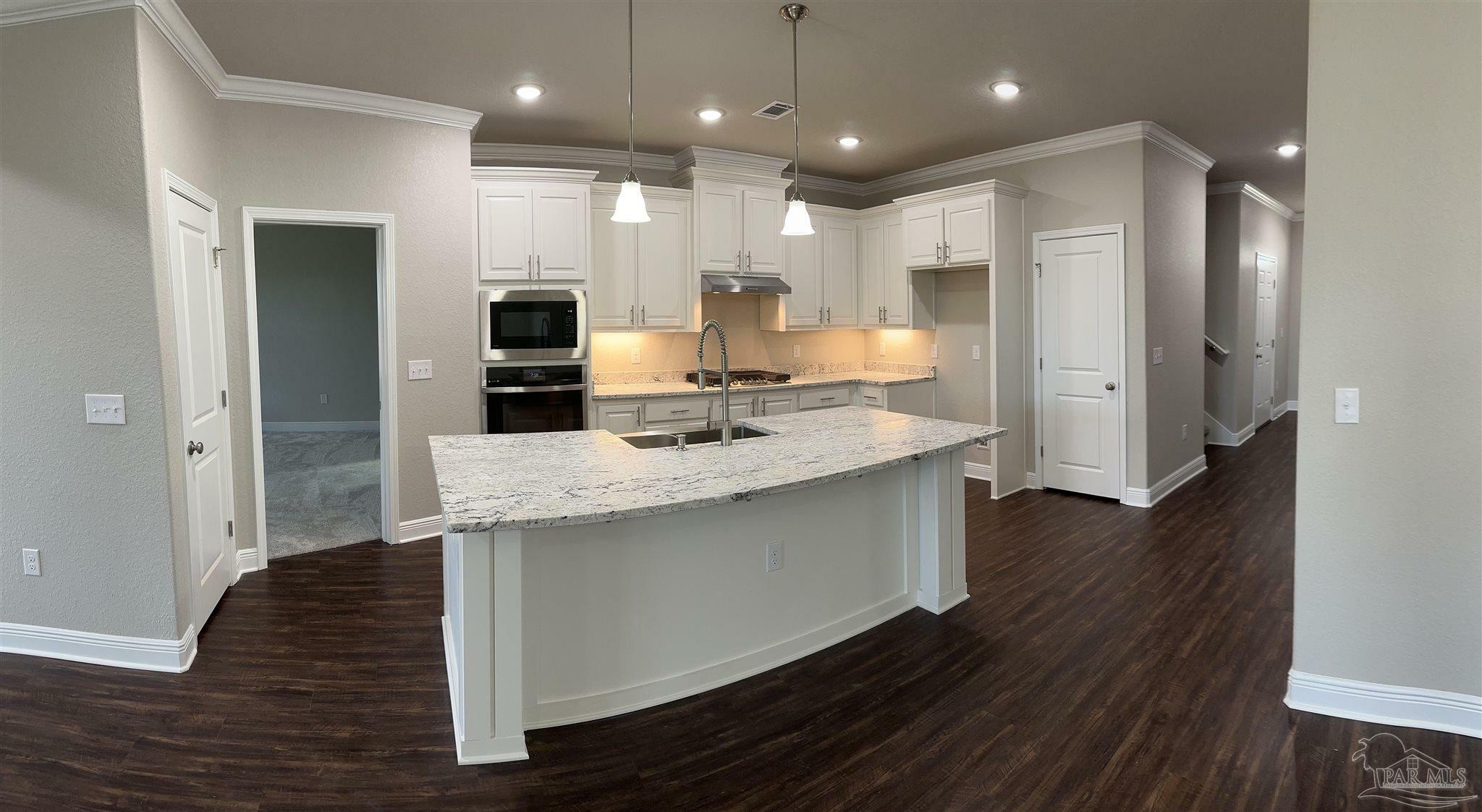 Property Photo: 2358 Habersham Ln FL 32533